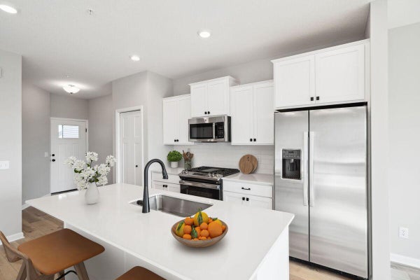 682 TULARE TER, NEWPORT, MN 55055 - Image bfeb4bf00b0cbc36782d399da2c7e014/3353448525