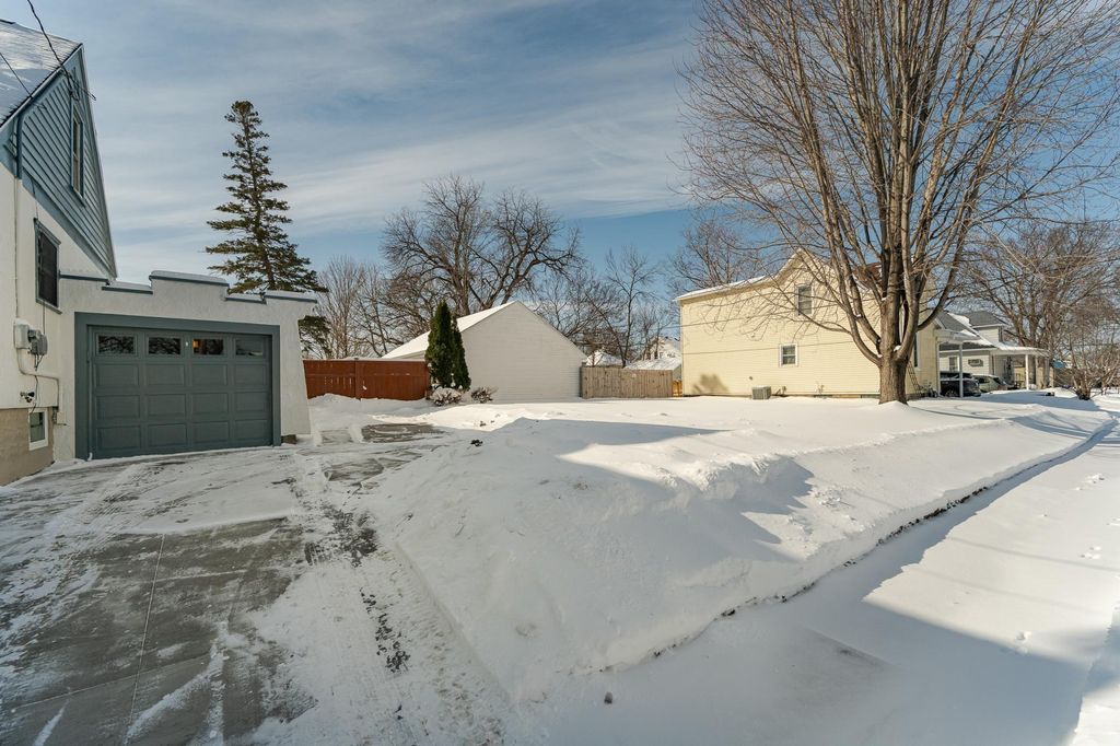 Photo of 703 9th Avenue SE, Rochester, MN 55904 (MLS # 7039119)