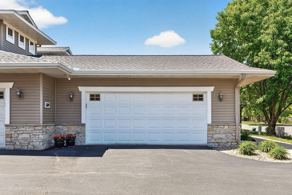 Photo of 1171 Gallery Lane, Chaska, MN 55318 (MLS # 7083922)