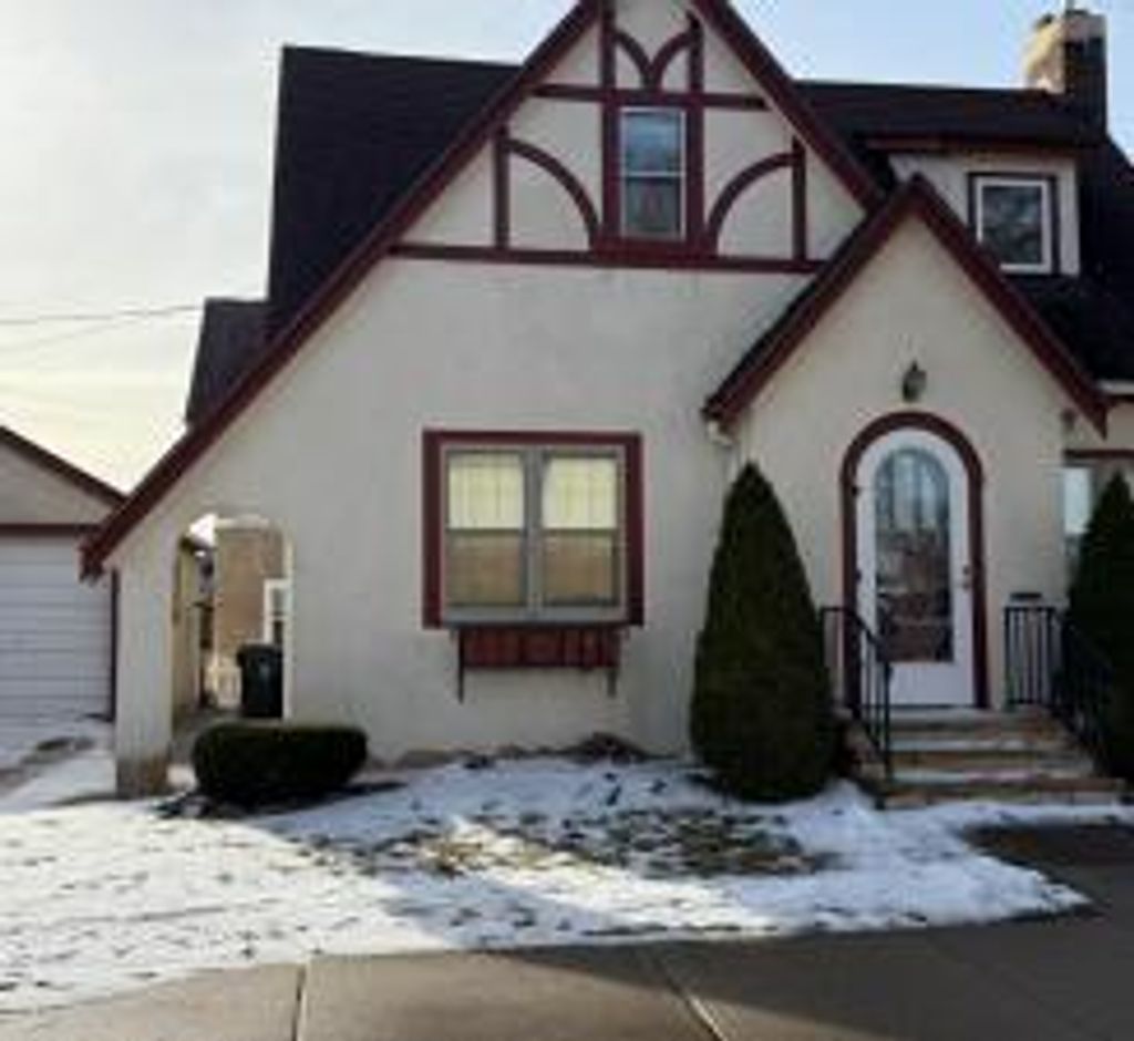 Photo of 303 E Lafayette Street, Mankato, MN 56001 (MLS # 7014829)