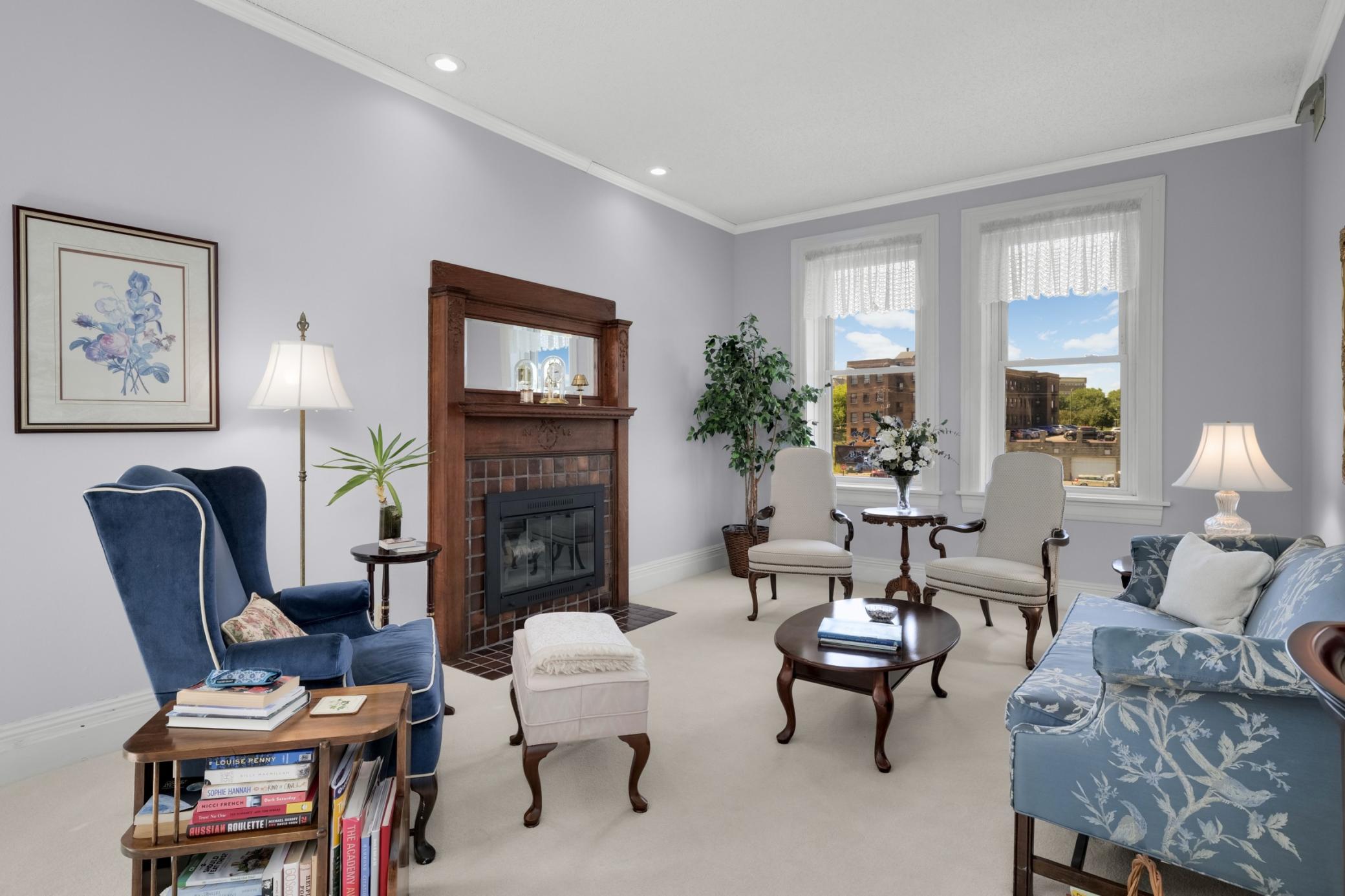 168 College Avenue W 4