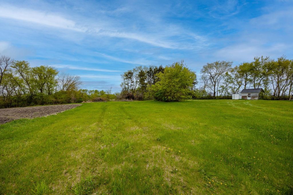 Photo of 325 County Road 6 SW, Howard Lake, MN 55349 (MLS # 7066776)