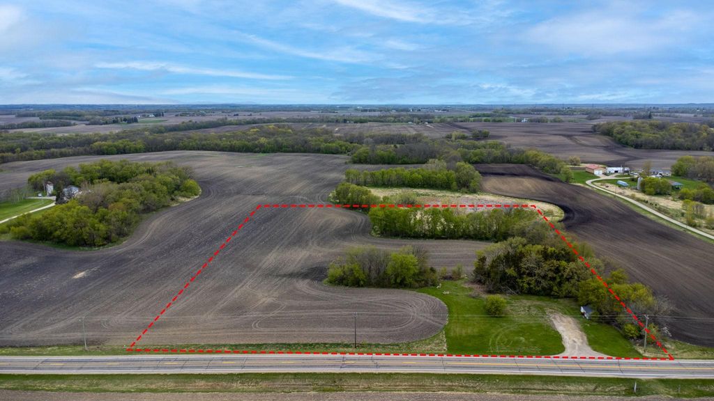 Photo of 325 County Road 6 SW, Howard Lake, MN 55349 (MLS # 7066776)
