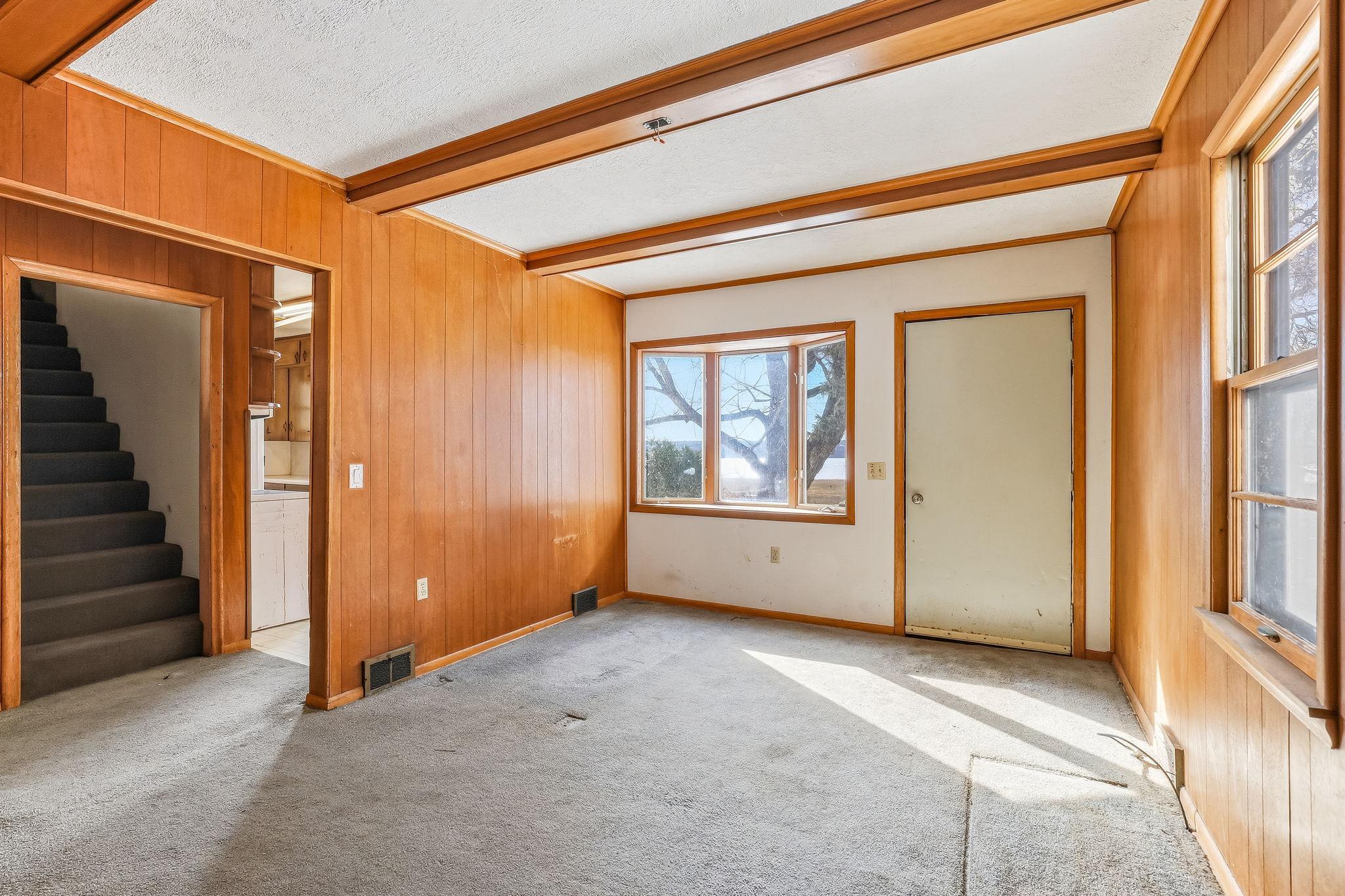 820 Point Douglas Road S