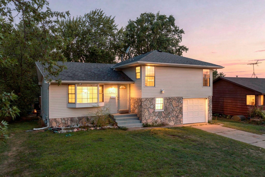 Photo of 5872 Jefferson Street NE, Fridley, MN 55432 (MLS # 7124928)
