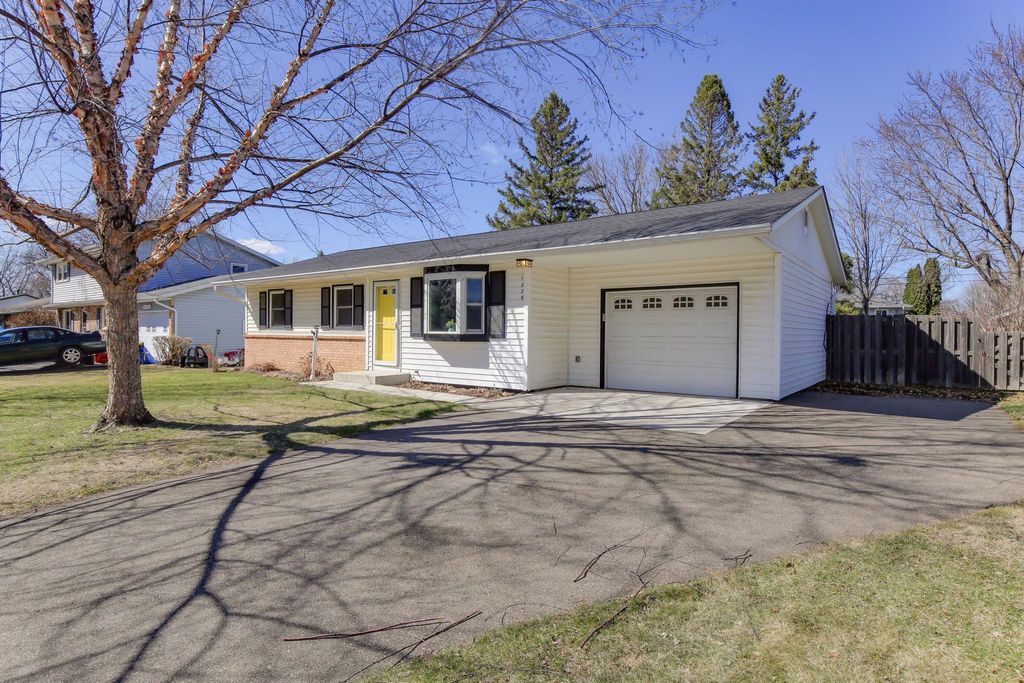 Photo of 1326 16th Street W, Hastings, MN 55033 (MLS # 7044643)