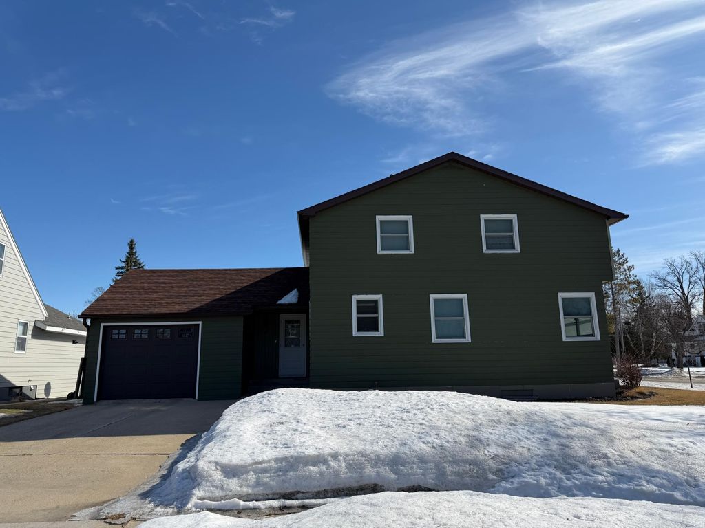 Photo of 401 Center Street E, Roseau, MN 56751 (MLS # 7034447)