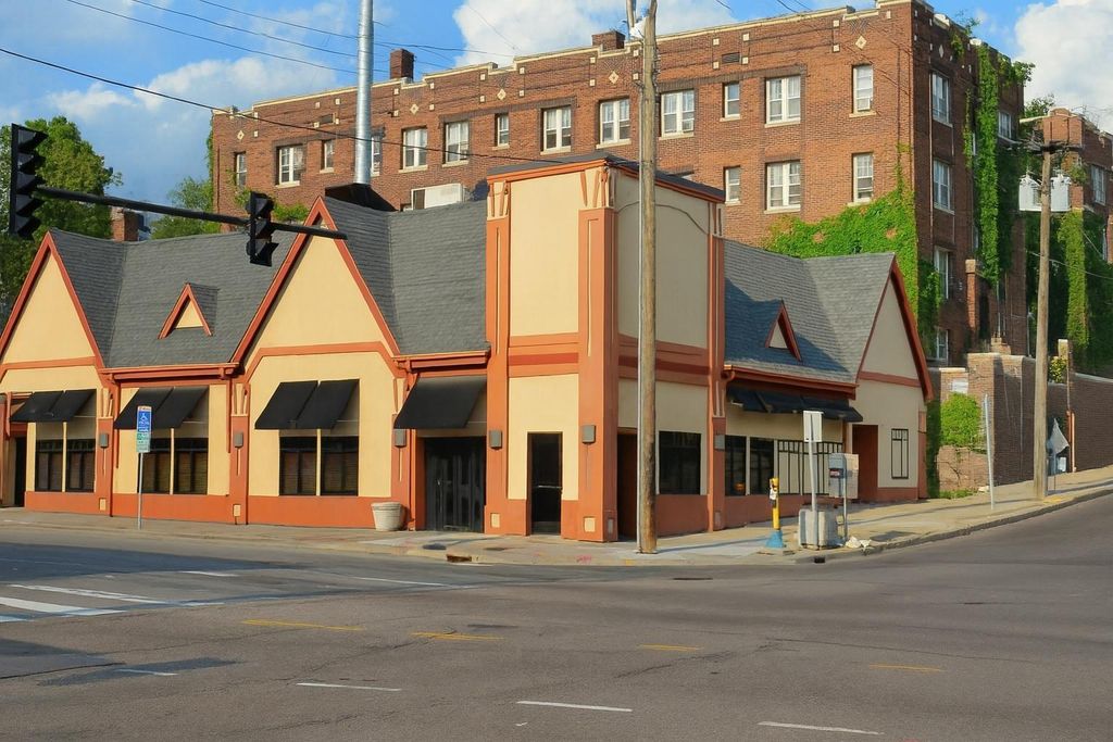 Photo of 1925 Lyndale Avenue S, Minneapolis, MN 55403 (MLS # 7017492)