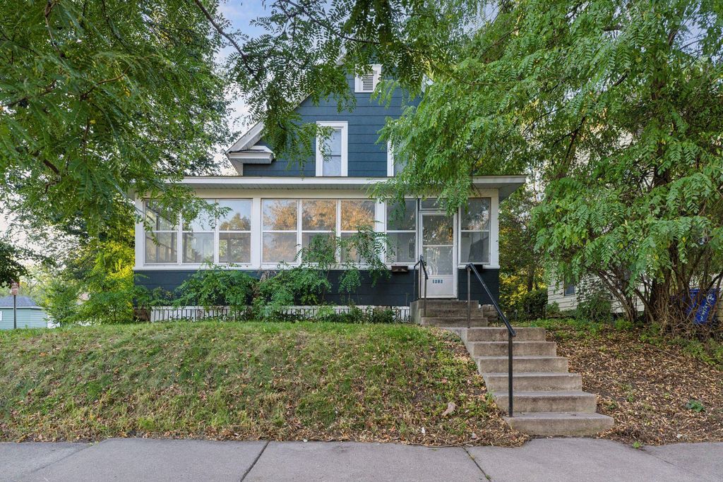 Photo of 1282 Hewitt Ave Ave, Saint Paul, MN 55104 (MLS # 7043452)
