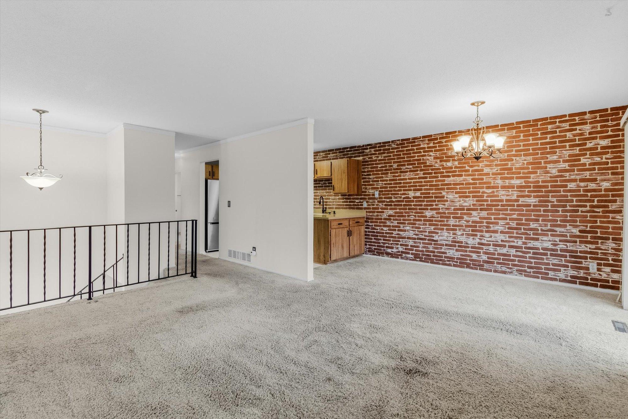 4113 Sylvia Lane S