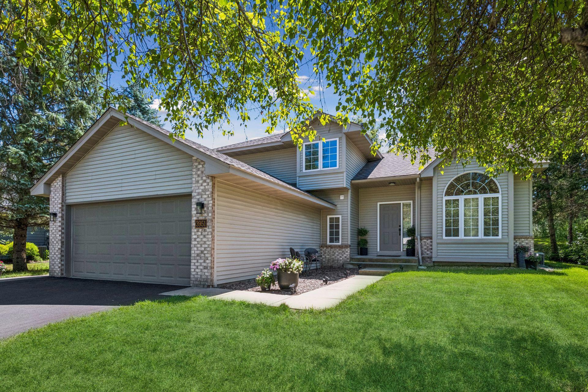 3951 Country Oaks Drive