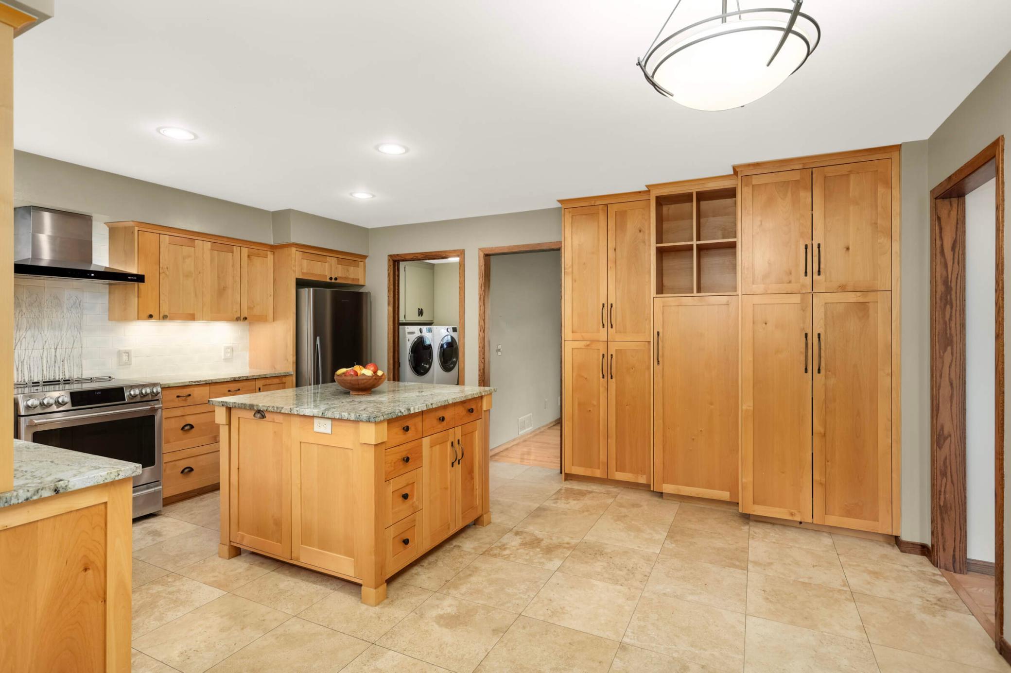 878 Lakewood Hills Road
