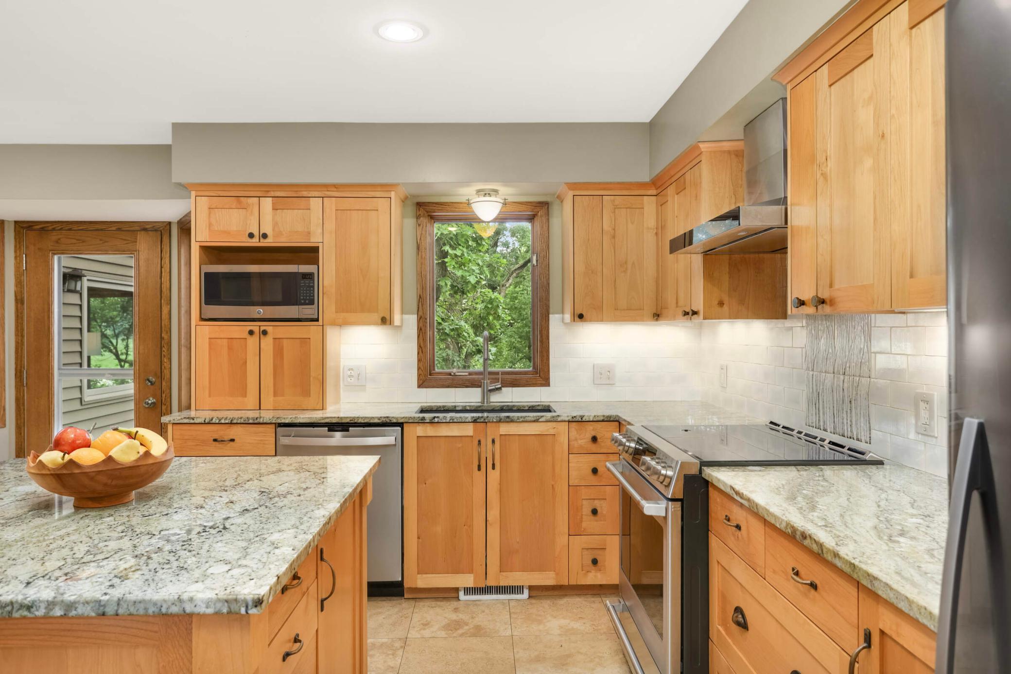 878 Lakewood Hills Road