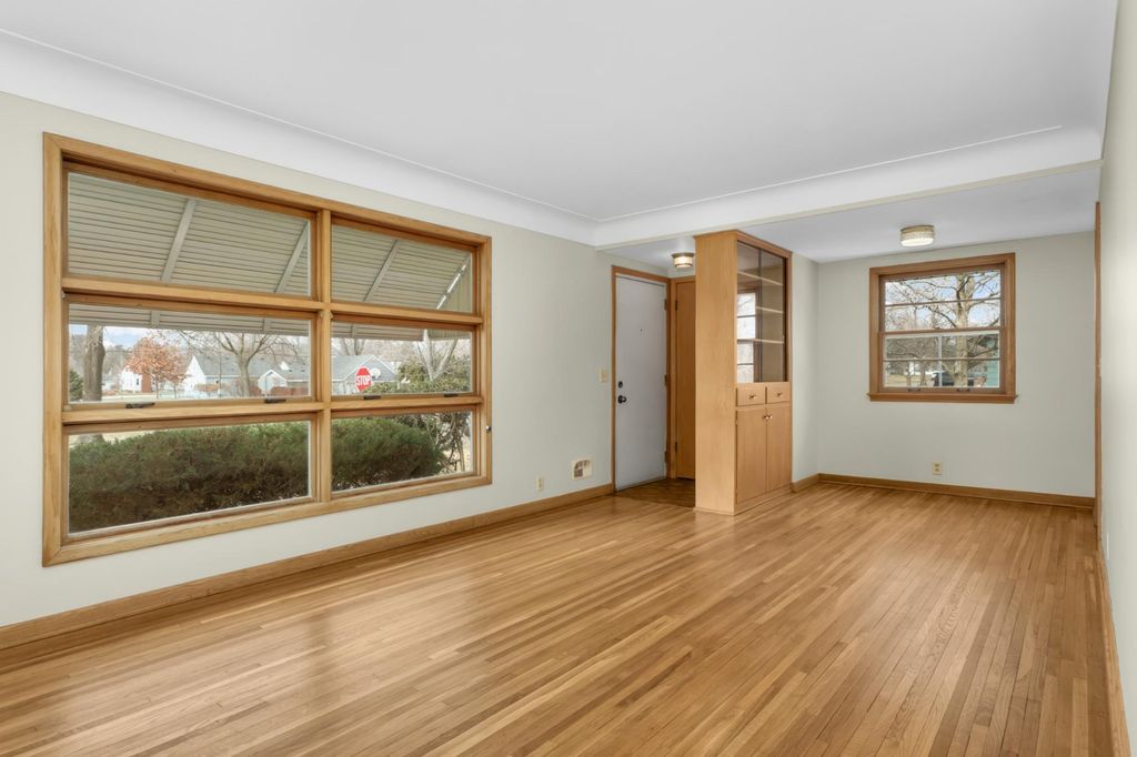 Photo of 7501 Clinton Avenue, Richfield, MN 55423 (MLS # 7032149)