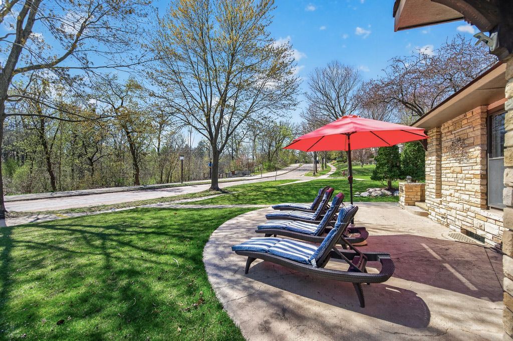 Photo of 520 W Minnehaha Parkway, Minneapolis, MN 55419 (MLS # 7058949)