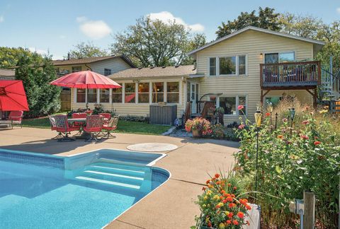 1641 Leone Avenue Saint Paul MN 55106