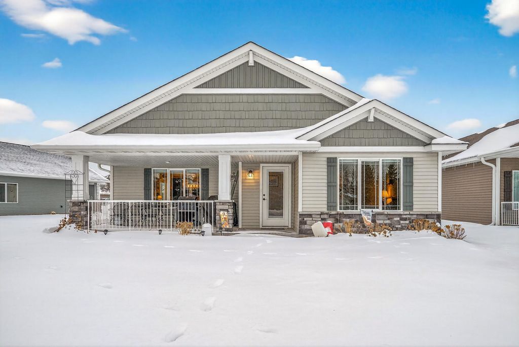 Photo of 813 Golden Way NW, Isanti, MN 55040 (MLS # 7005911)