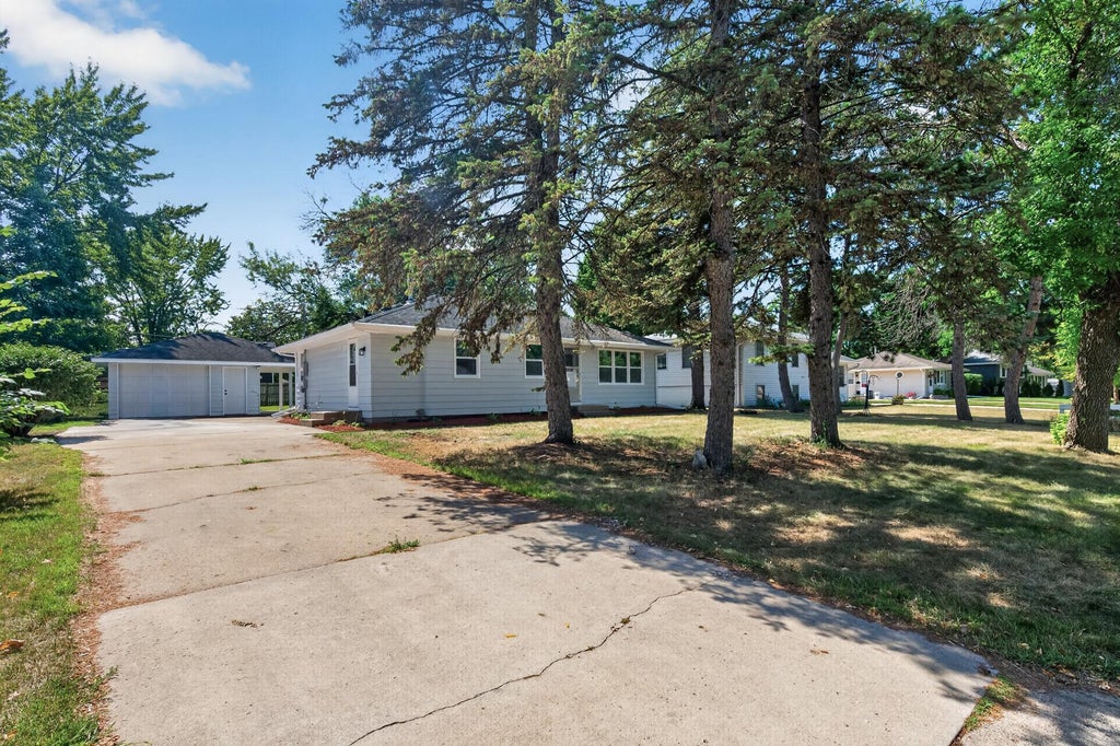 Photo of 2940 115th Avenue NW, Coon Rapids, MN 55433 (MLS # 7135219)