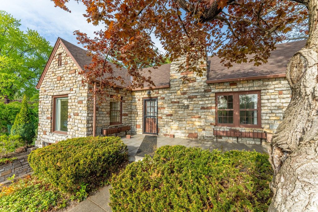 Photo of 2500 Keller Parkway, Maplewood, MN 55109 (MLS # 7064623)