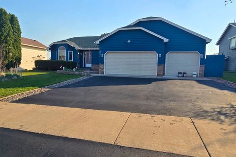 Photo of 8931 Prestwick Parkway N, Brooklyn Park, MN 55443 (MLS # 7060139)