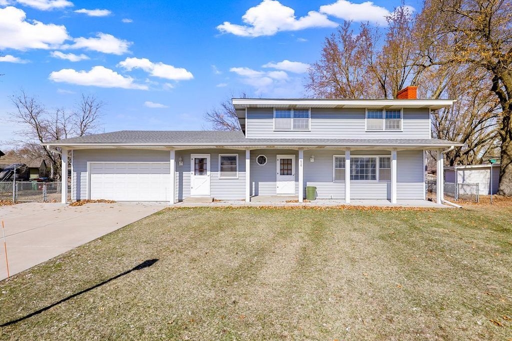 Photo of 624 109th Lane NE, Blaine, MN 55434 (MLS # 6818870)