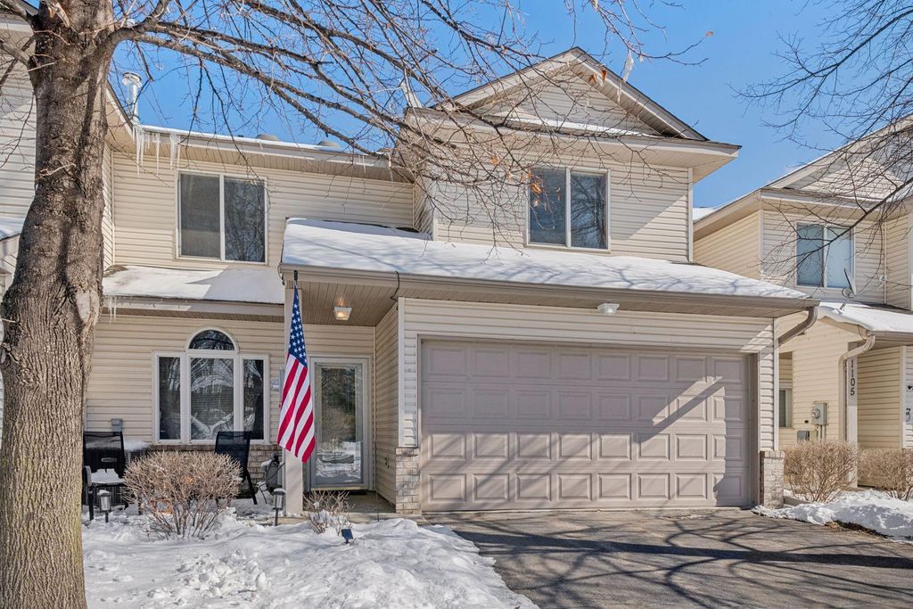 Photo of 1109 Crystal Court, Chaska, MN 55318 (MLS # 7026577)
