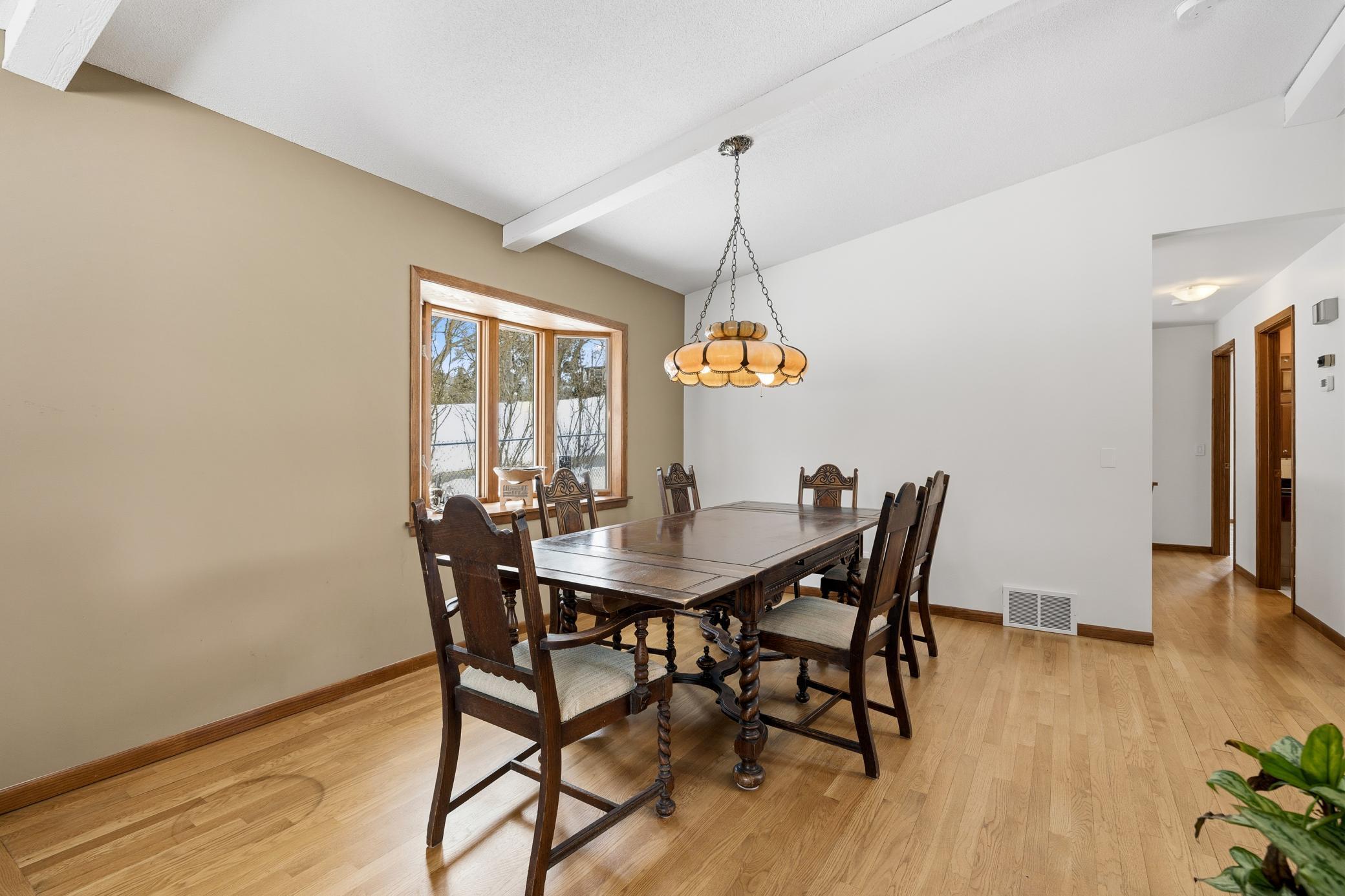 6929 Glenwood Avenue