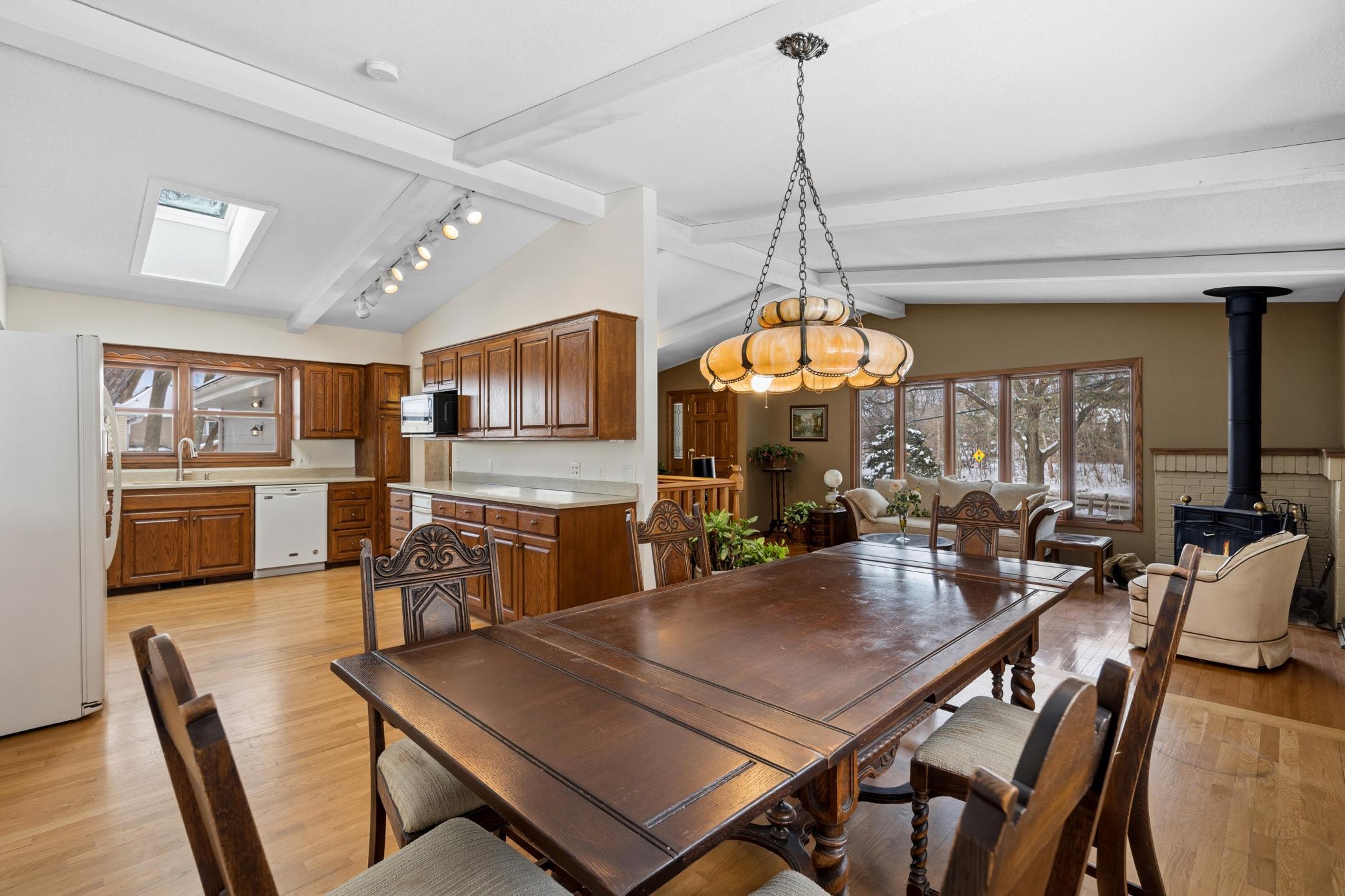 6929 Glenwood Avenue