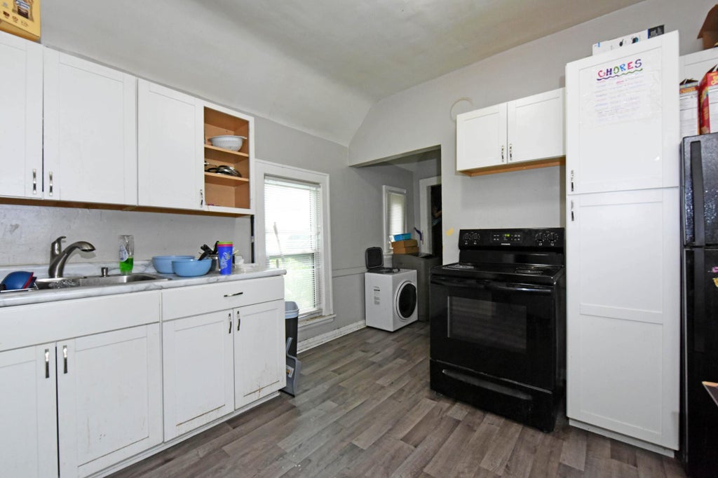Photo of 675 Old Highway 8 NW, New Brighton, MN 55112 (MLS # 7139326)