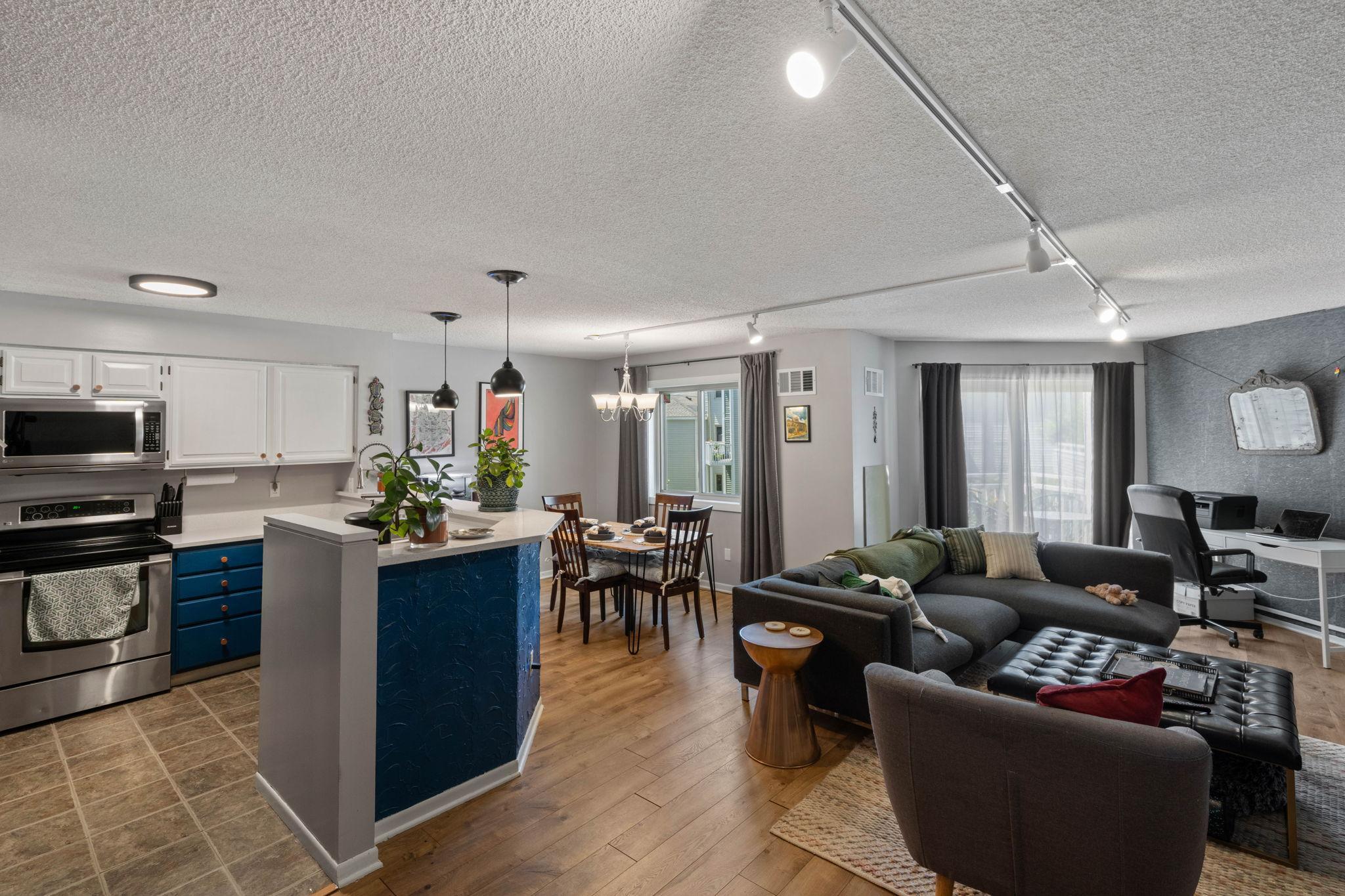 1372 Carling Drive 207