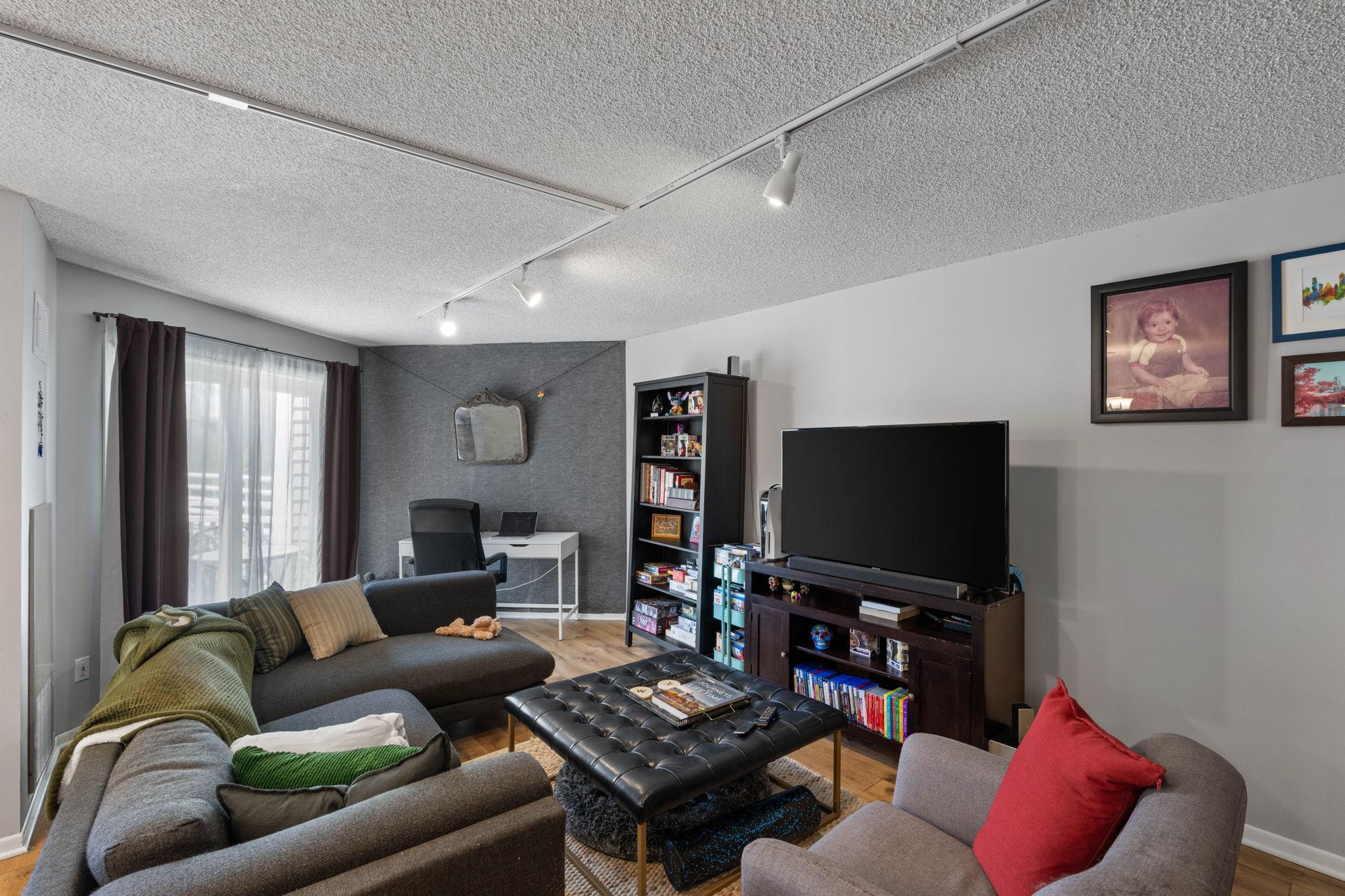 1372 Carling Drive 207