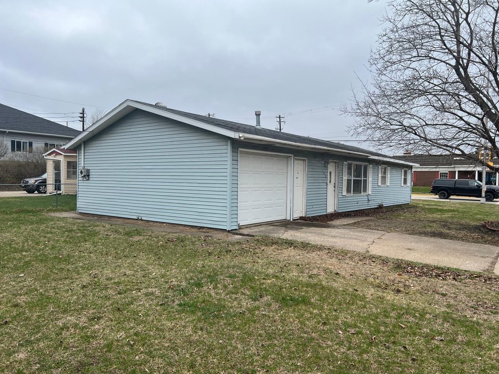 Photo of 104 12th Avenue S, Onalaska, WI 54650 (MLS # 7060387)