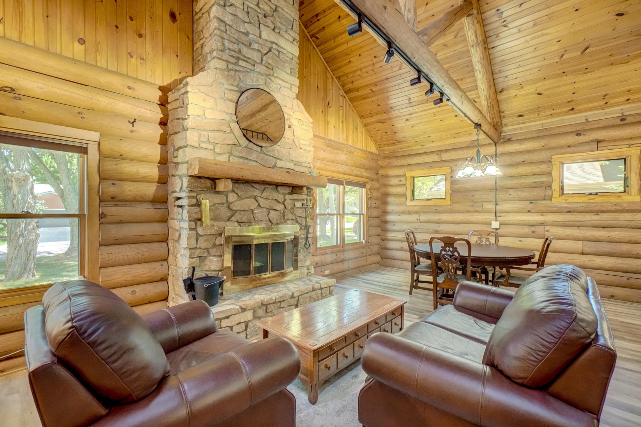 5555 Otter View Trail