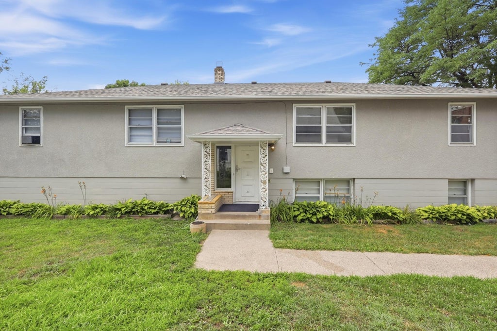 Photo of 826 5th Street E, Saint Paul, MN 55106 (MLS # 7137340)