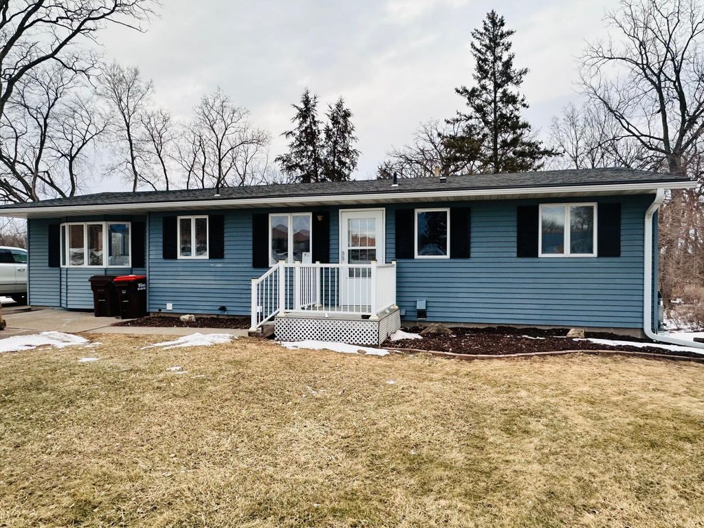 Photo of 701 10th Street E, Hastings, MN 55033 (MLS # 7018249)