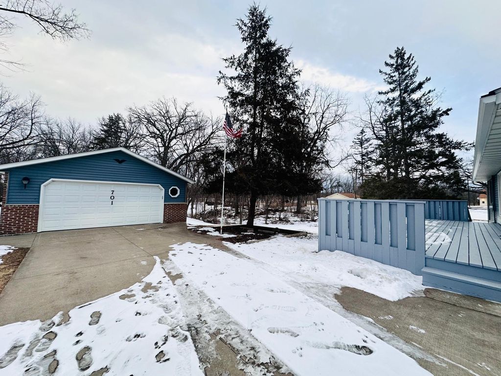 Photo of 701 10th Street E, Hastings, MN 55033 (MLS # 7018249)