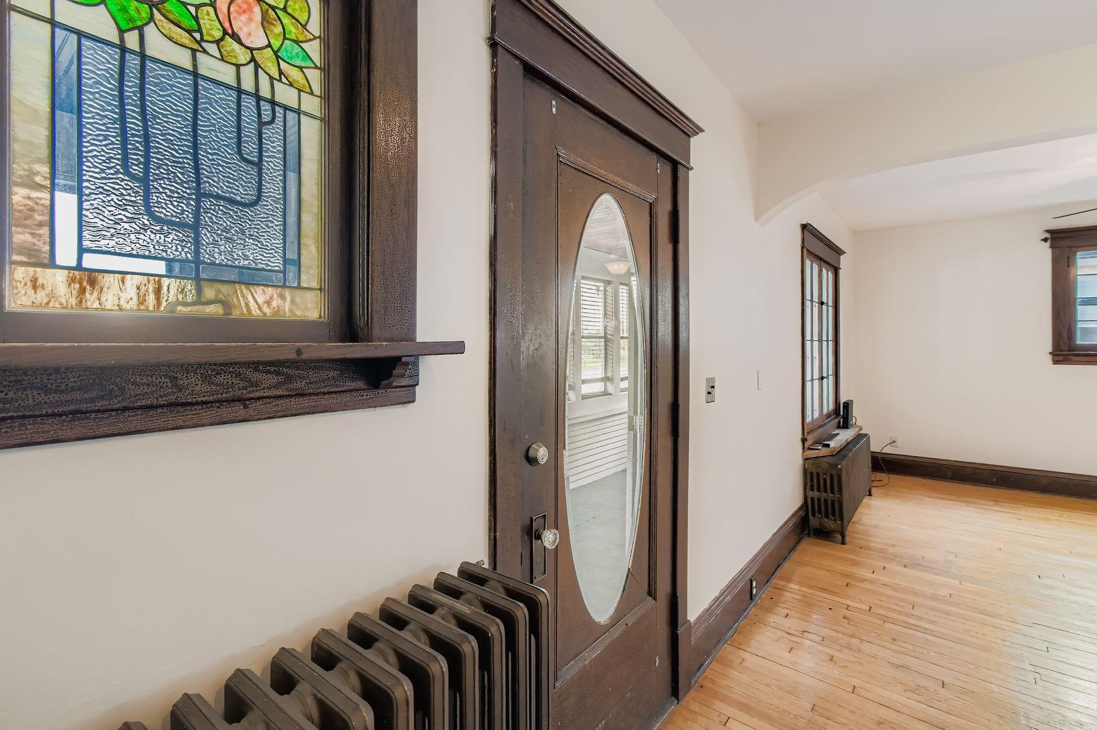 1607 7th Street W