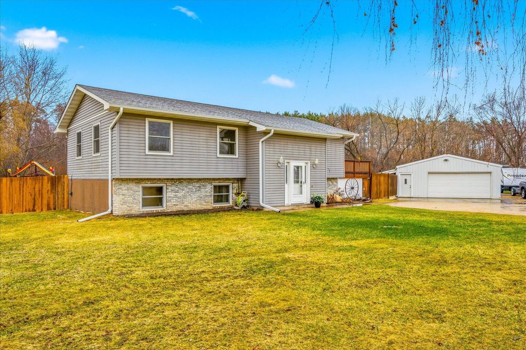 Photo of 33805 Vickers Street NE, Cambridge, MN 55008 (MLS # 7028953)