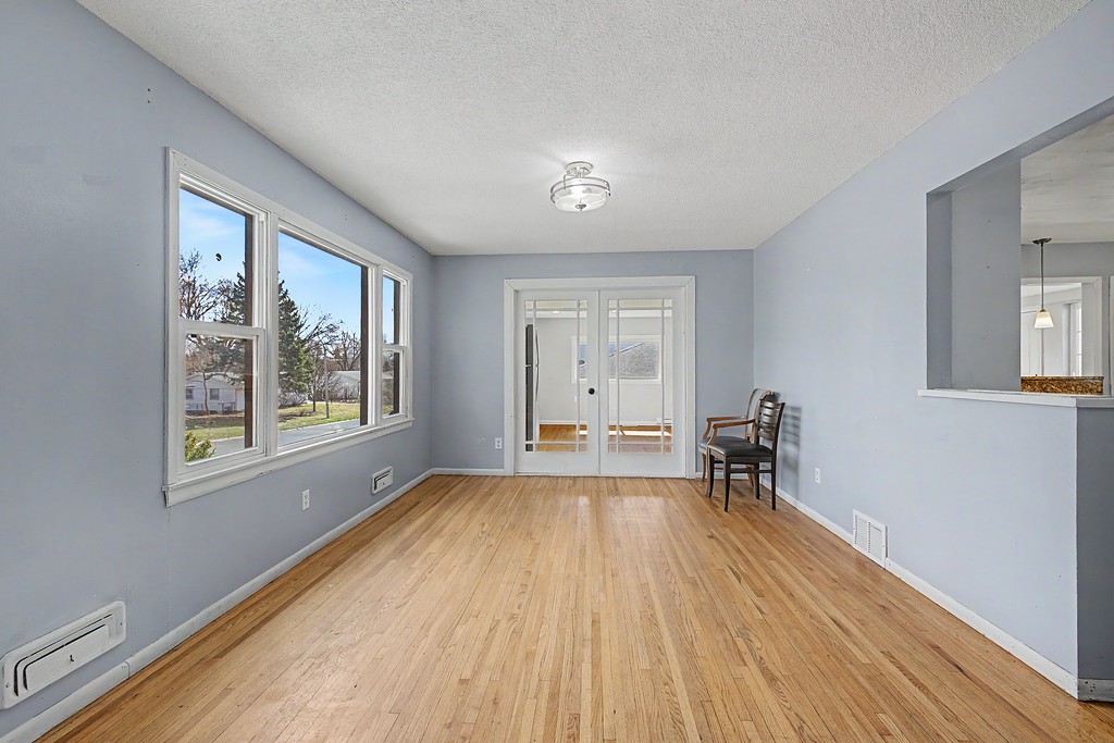 4034 Cleveland Street NE