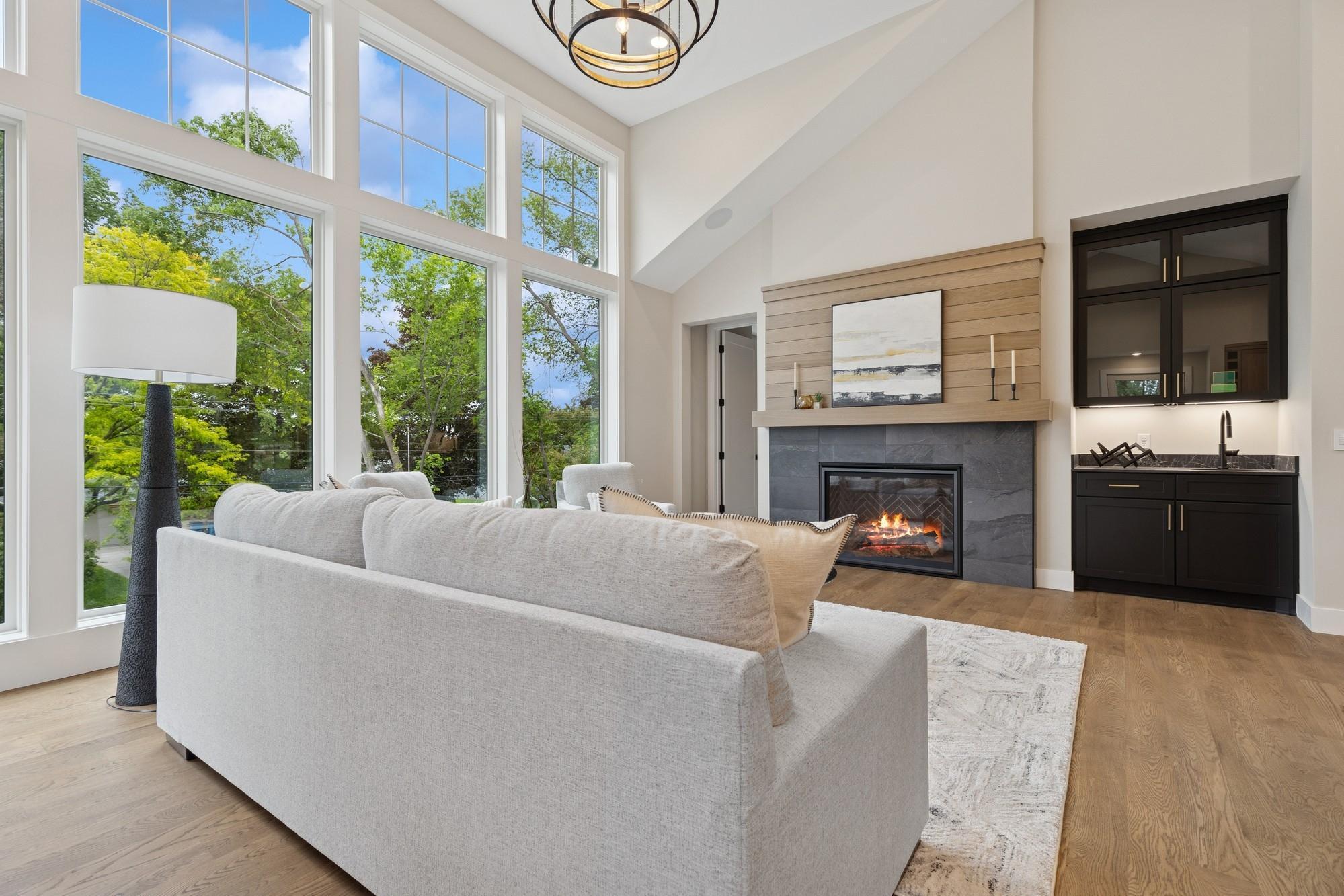 2850 Victoria Street N