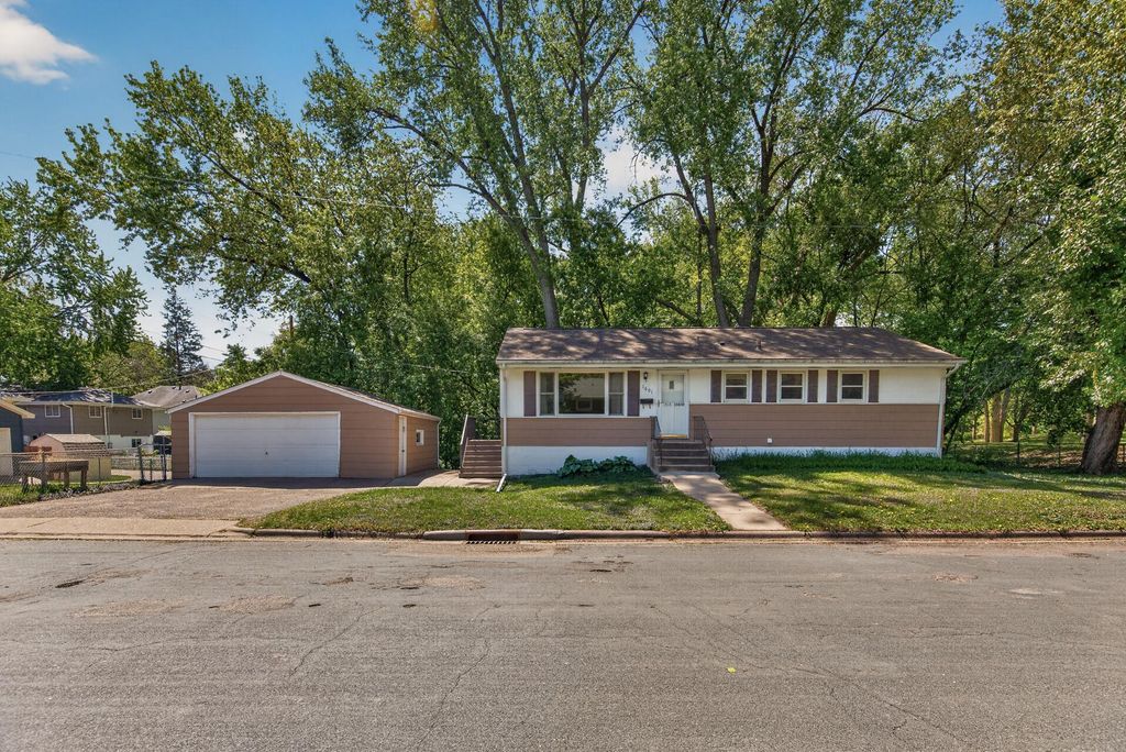 Photo of 1601 Idaho Avenue S, Saint Louis Park, MN 55426 (MLS # 7062166)