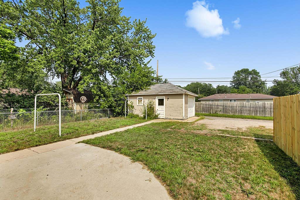 Photo of 122 30th Avenue N, Saint Cloud, MN 56303 (MLS # 7121767)