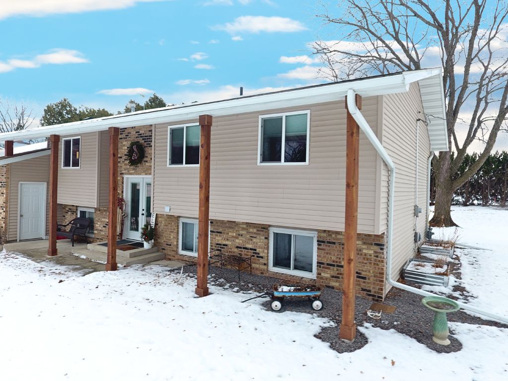 Photo of 2025 Edgewood Drive, Owatonna, MN 55060 (MLS # 7001187)