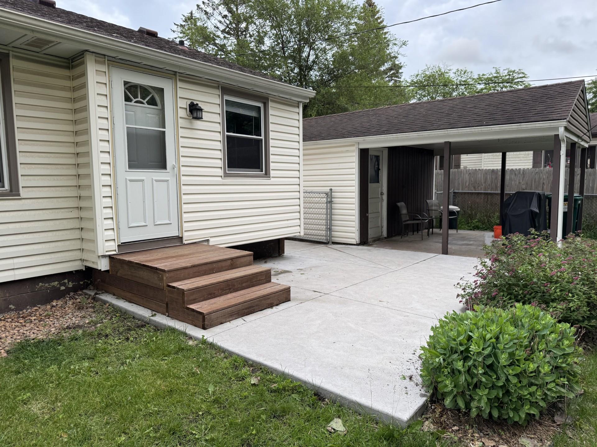 5923 Hodgson Road