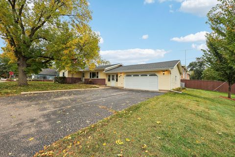 Photo of 808 Michaelson Street N, North Hudson, WI 54016 (MLS # 6803052)