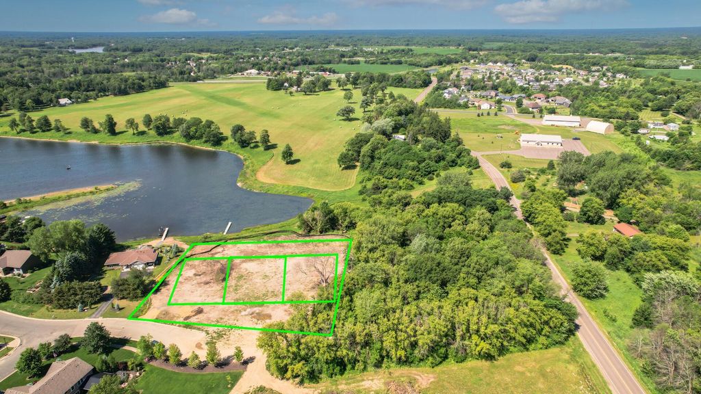 Photo of 316xx Lot B Maria Avenue, Lindstrom, MN 55045 (MLS # 7105316)