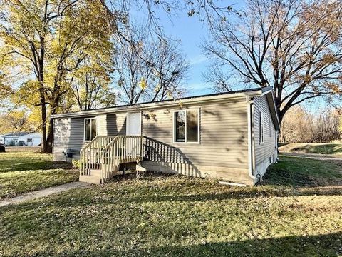 Photo of 209 Coon Street E, Redwood Falls, MN 56283 (MLS # 6815050)