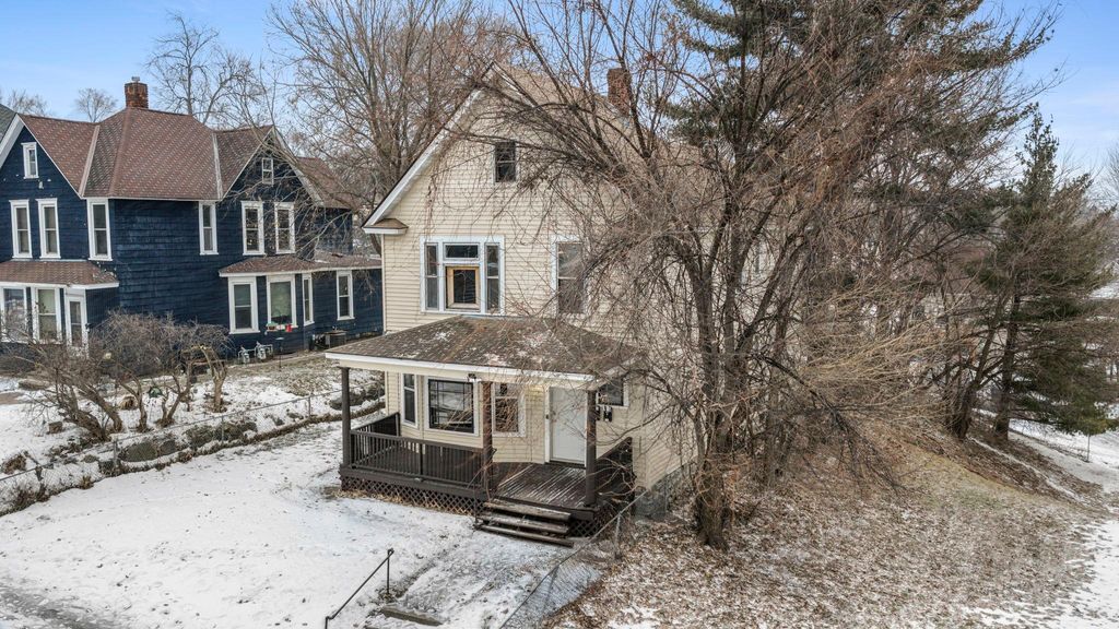 Photo of 680 Lawson Avenue E, Saint Paul, MN 55106 (MLS # 7044475)