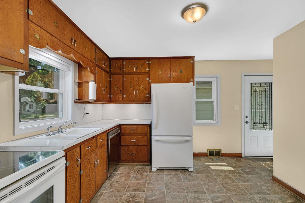 Photo of 141 19 1/2 Avenue N, Saint Cloud, MN 56303 (MLS # 7114488)