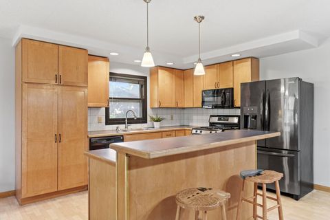 566 Fairfield Drive NW New Brighton MN 55112